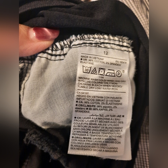 Old Navy Black Maternity Shorts Size 12 - Picture 7 of 9